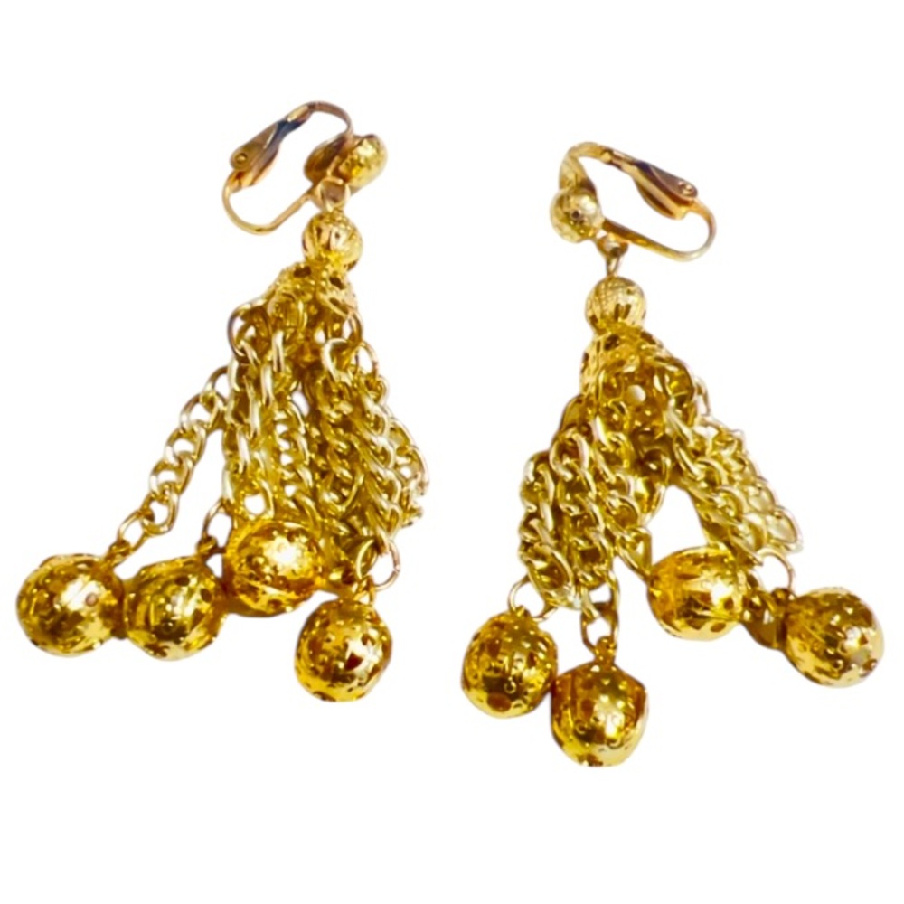 Vintage 1960’s Mod Gold Chandler Earrings, Clip On Earrings‎